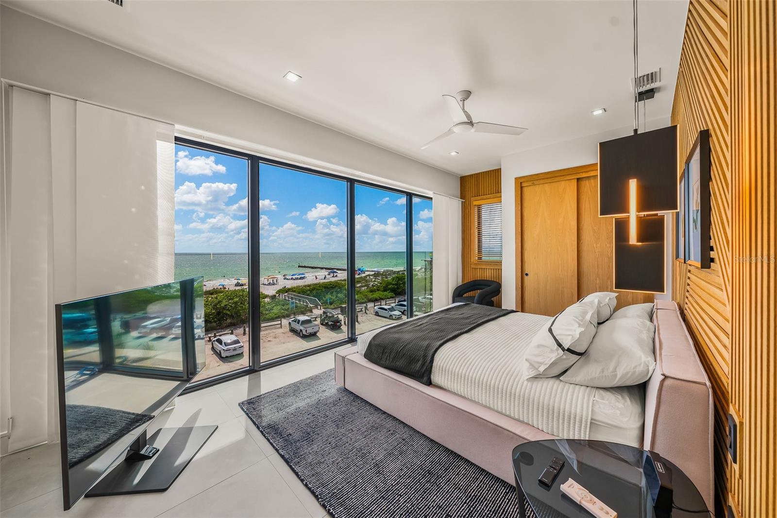 Image 29 of 74 For 101 7th Street S