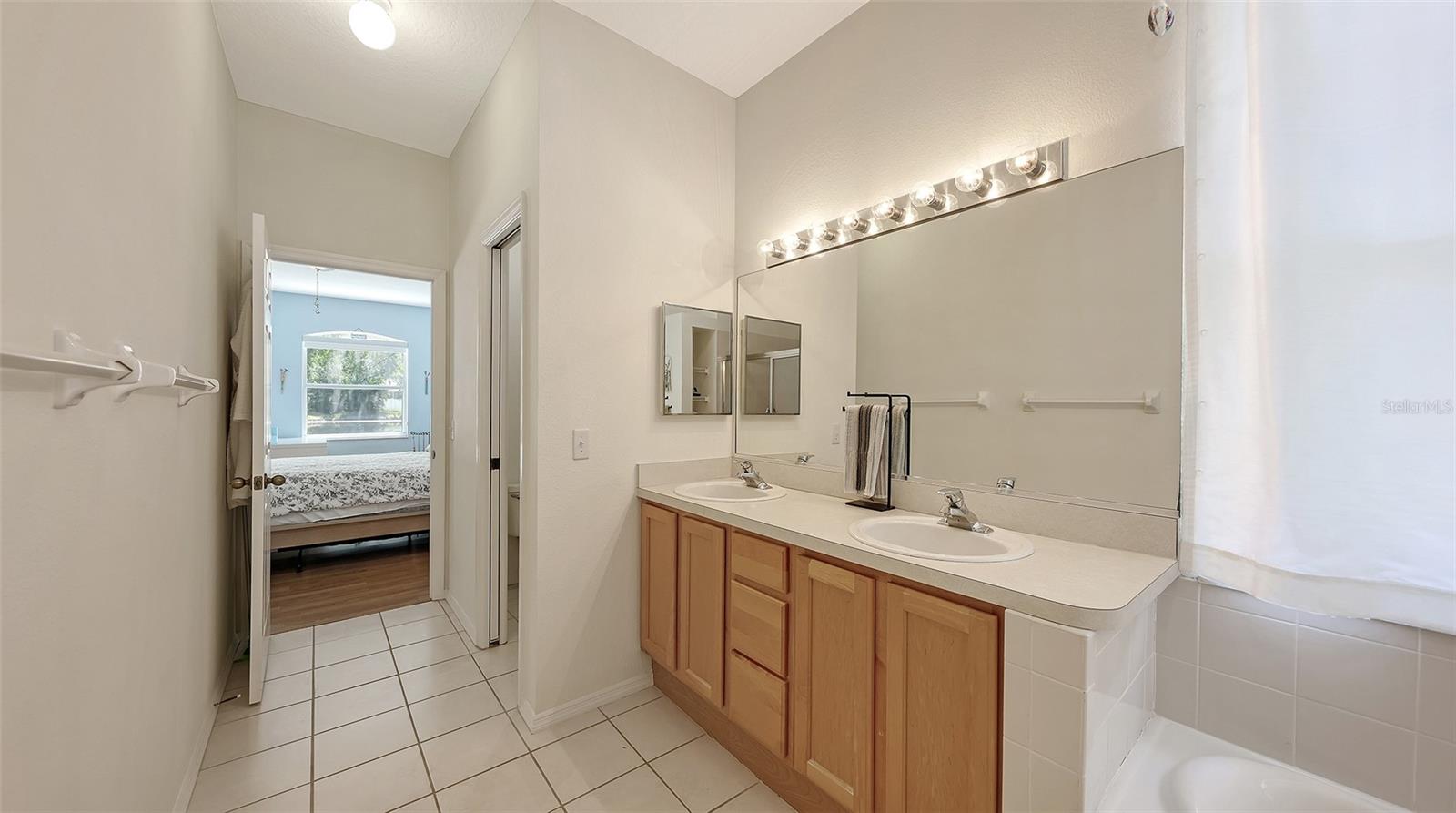 Image 28 of 55 For 12228 Winding Woods Way