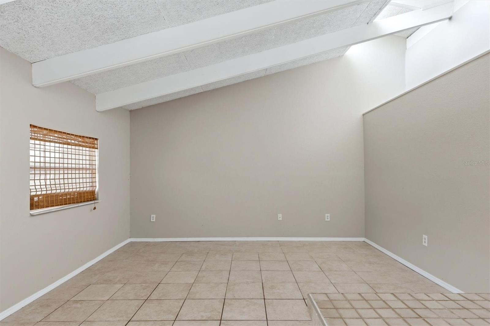 Image 11 of 33 For 500 Jefferson Avenue # 1