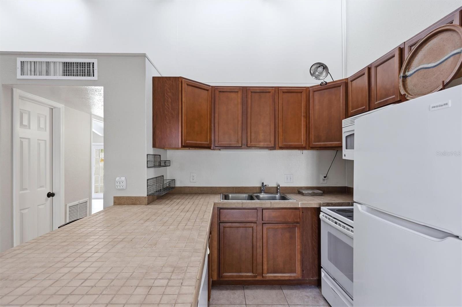 Image 19 of 33 For 500 Jefferson Avenue # 1