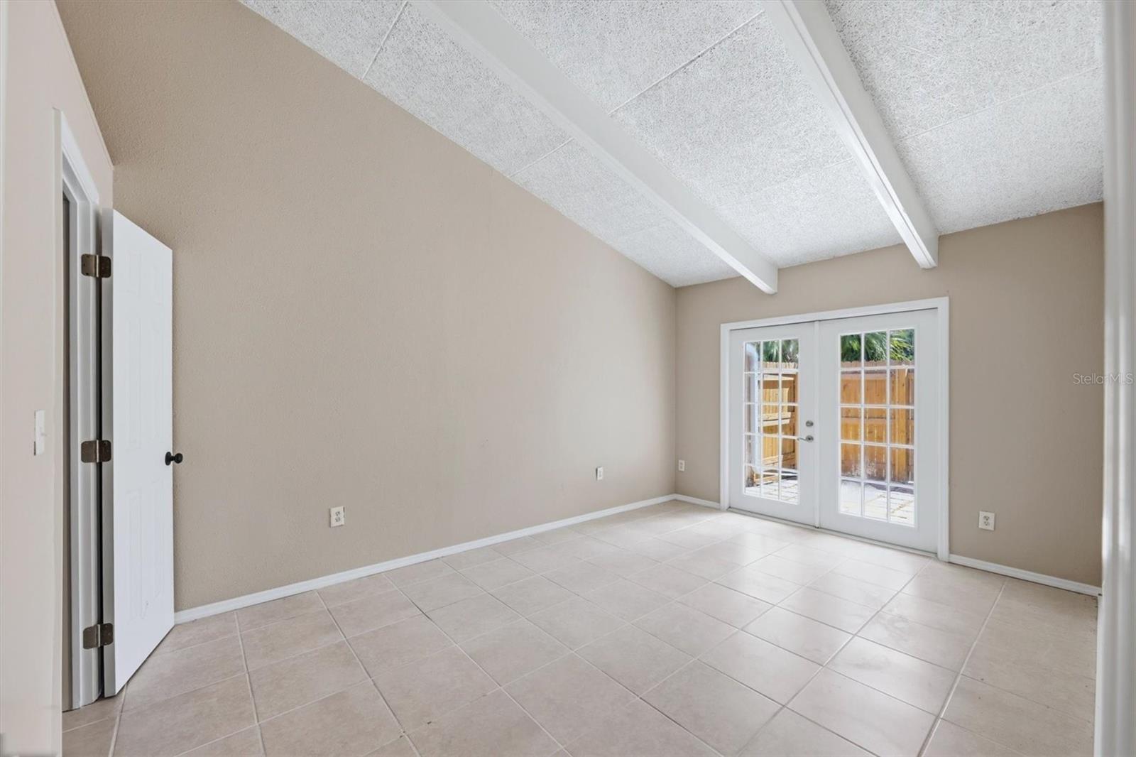 Image 22 of 33 For 500 Jefferson Avenue # 1