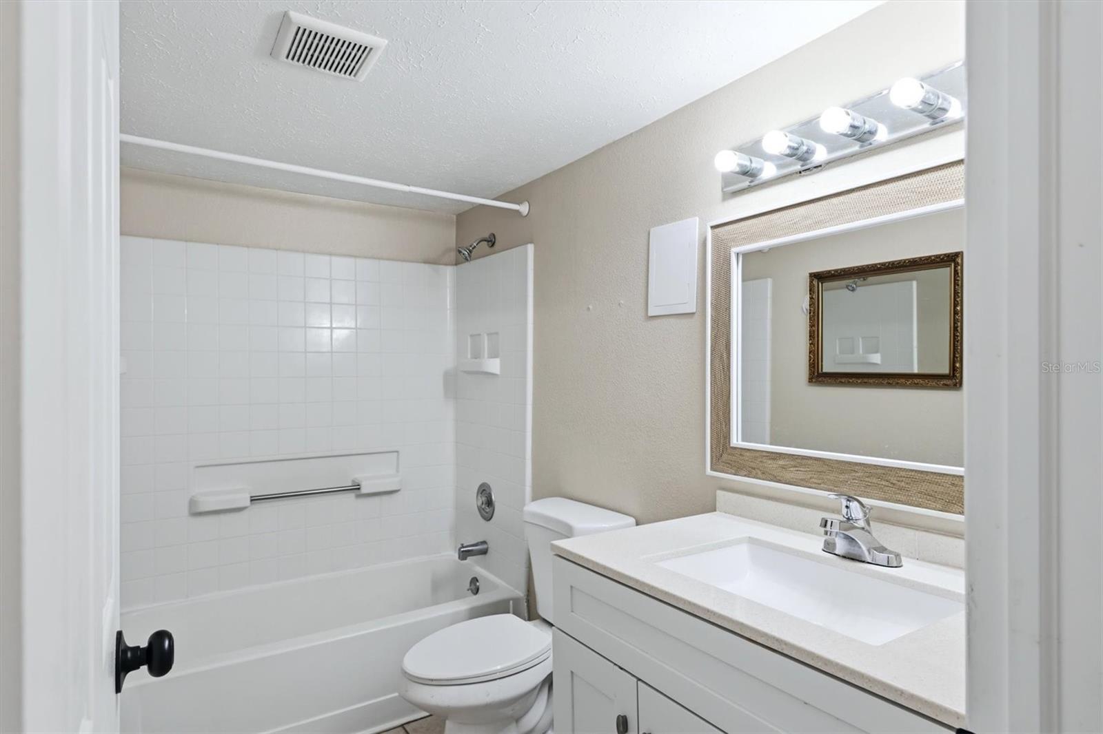 Image 26 of 33 For 500 Jefferson Avenue # 1