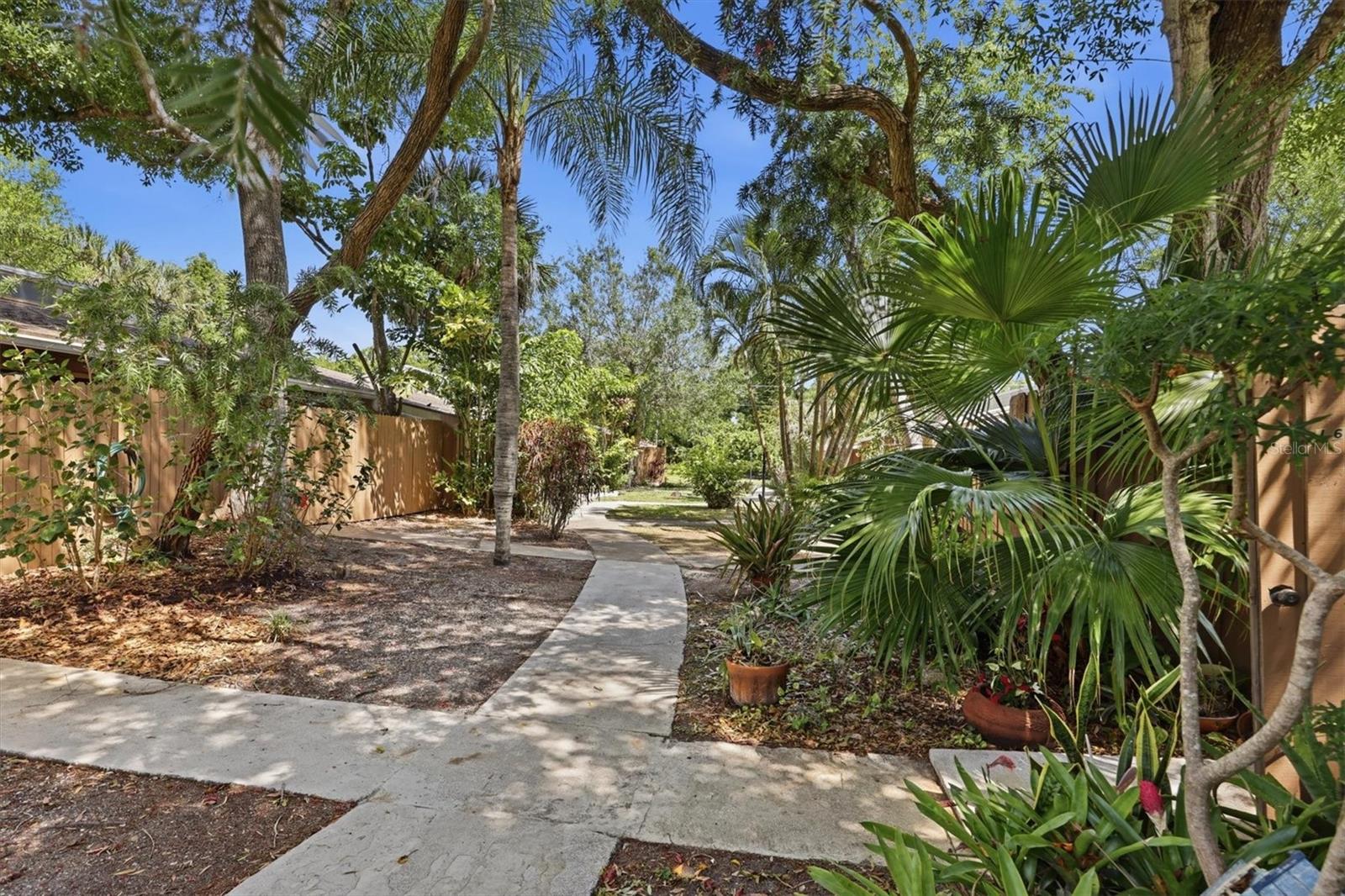 Image 3 of 33 For 500 Jefferson Avenue # 1