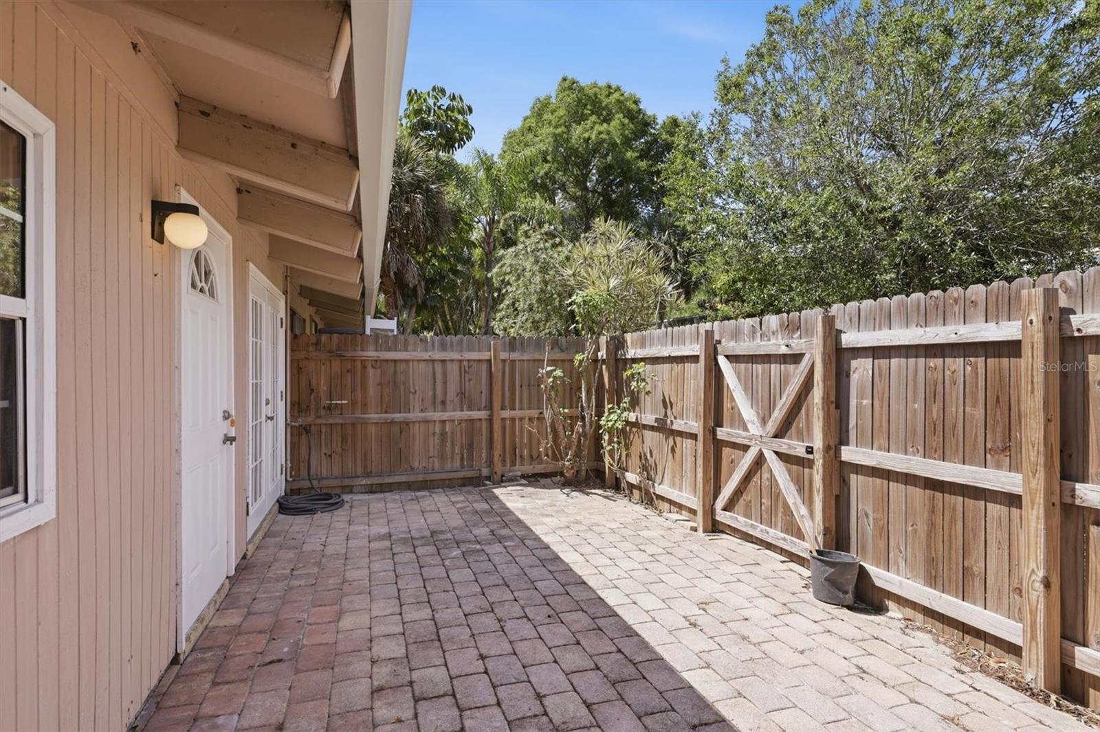 Image 4 of 33 For 500 Jefferson Avenue # 1