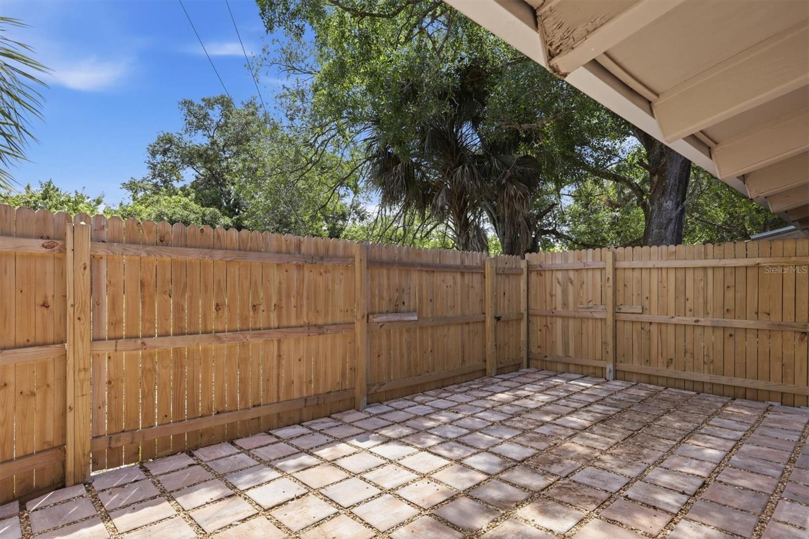 Image 6 of 33 For 500 Jefferson Avenue # 1