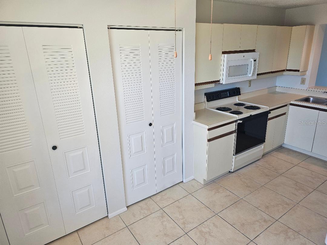 Image 6 of 26 For 4410 Fairways Boulevard 206