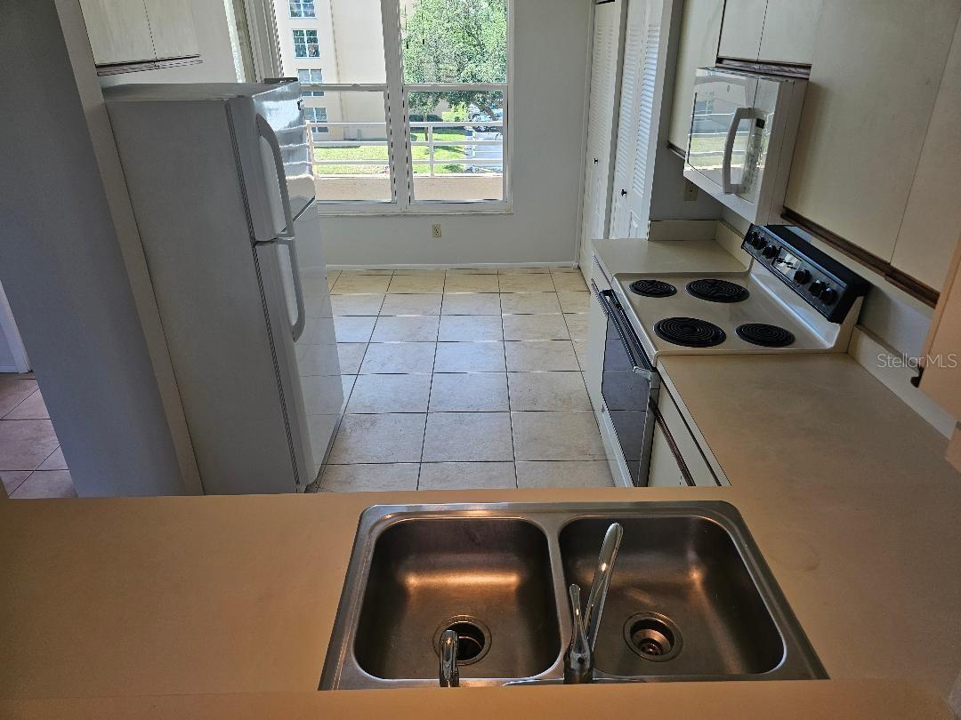 Image 8 of 26 For 4410 Fairways Boulevard 206