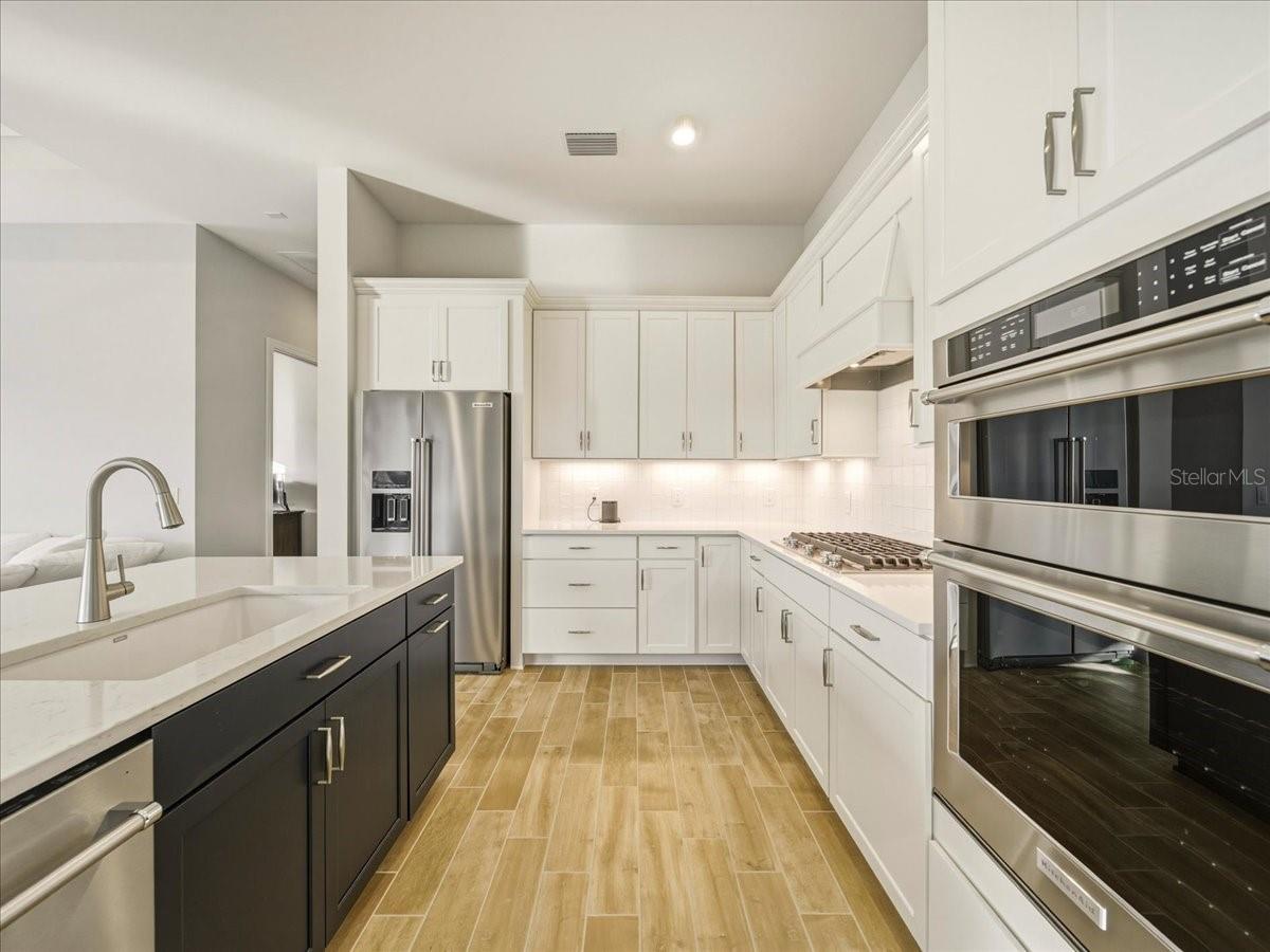 Image 16 of 59 For 6013 Silver Grass Court