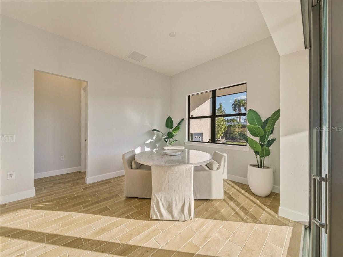 Image 19 of 59 For 6013 Silver Grass Court