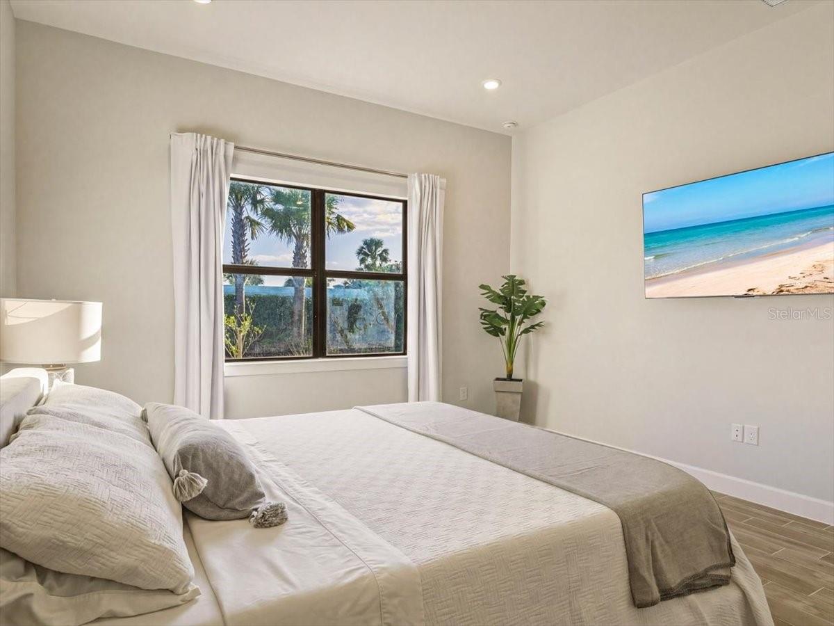 Image 24 of 59 For 6013 Silver Grass Court