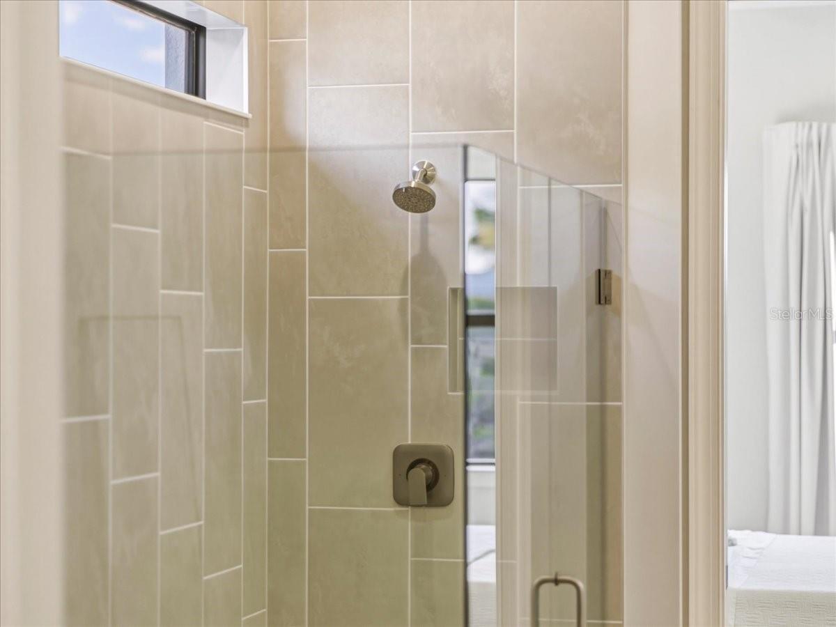 Image 26 of 59 For 6013 Silver Grass Court