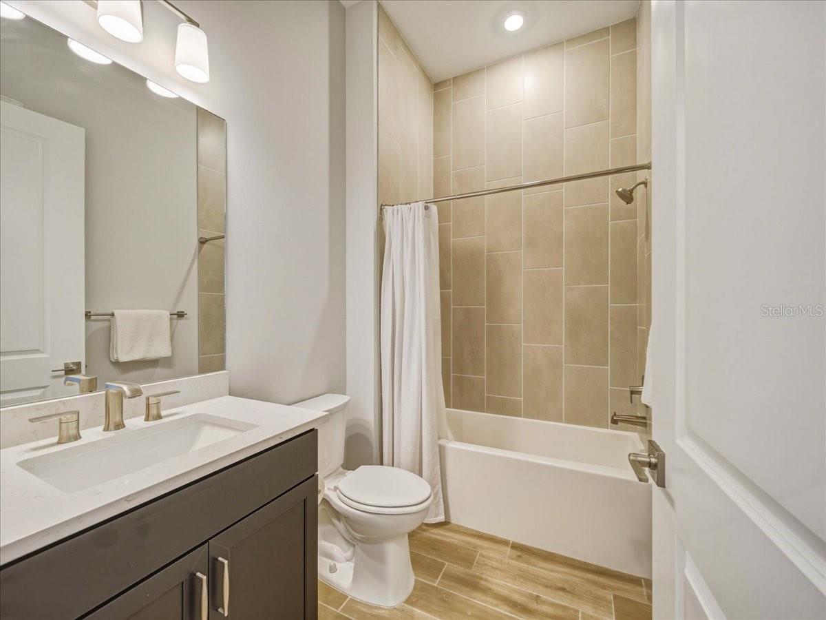 Image 30 of 59 For 6013 Silver Grass Court