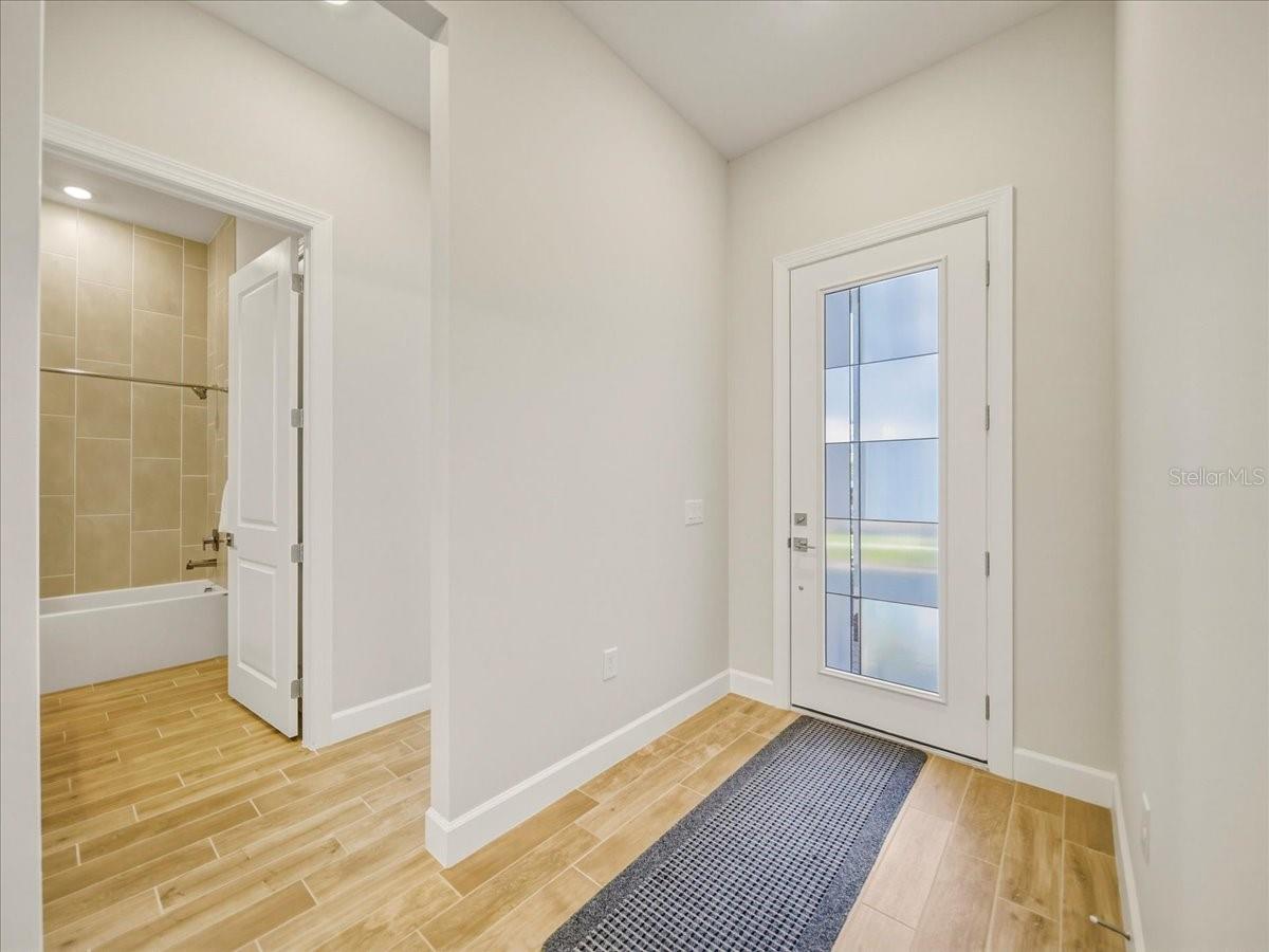 Image 4 of 59 For 6013 Silver Grass Court