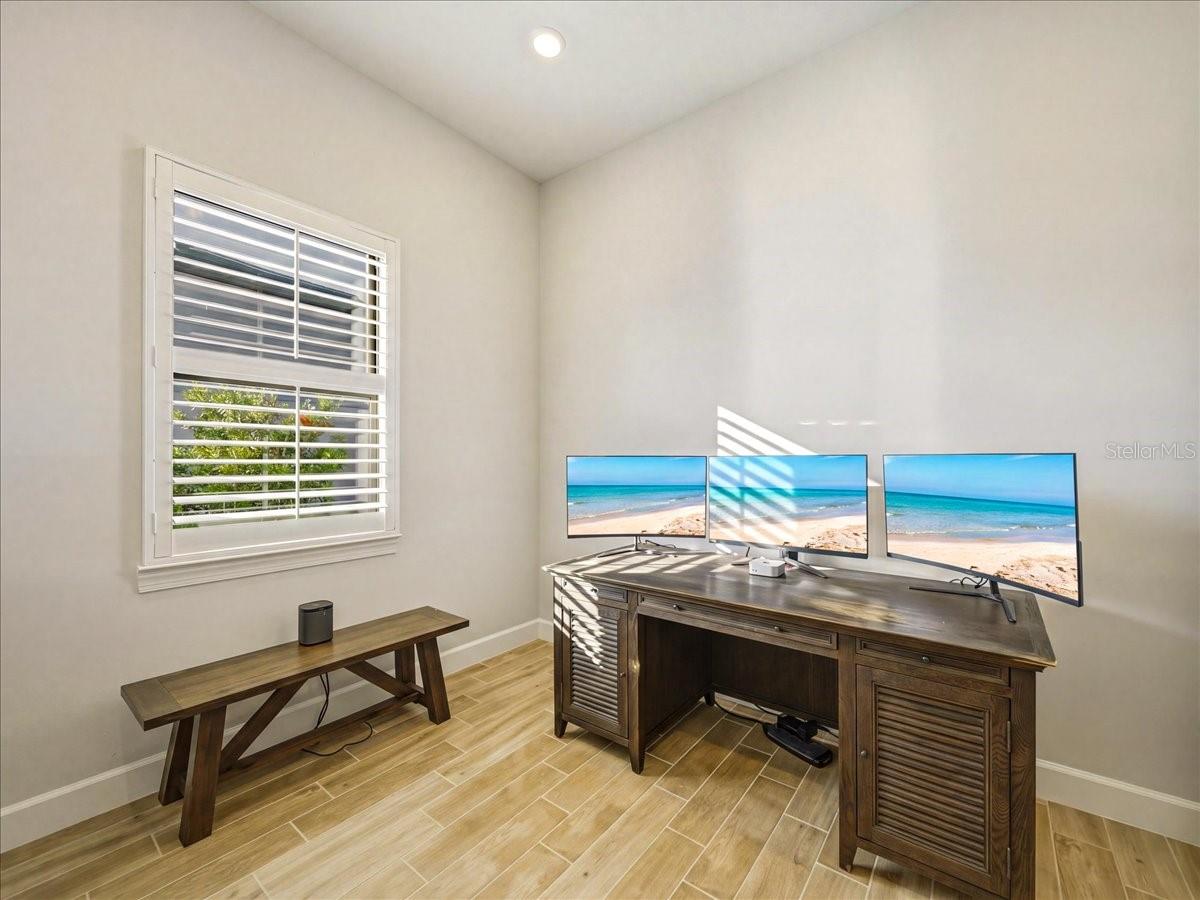 Image 7 of 59 For 6013 Silver Grass Court