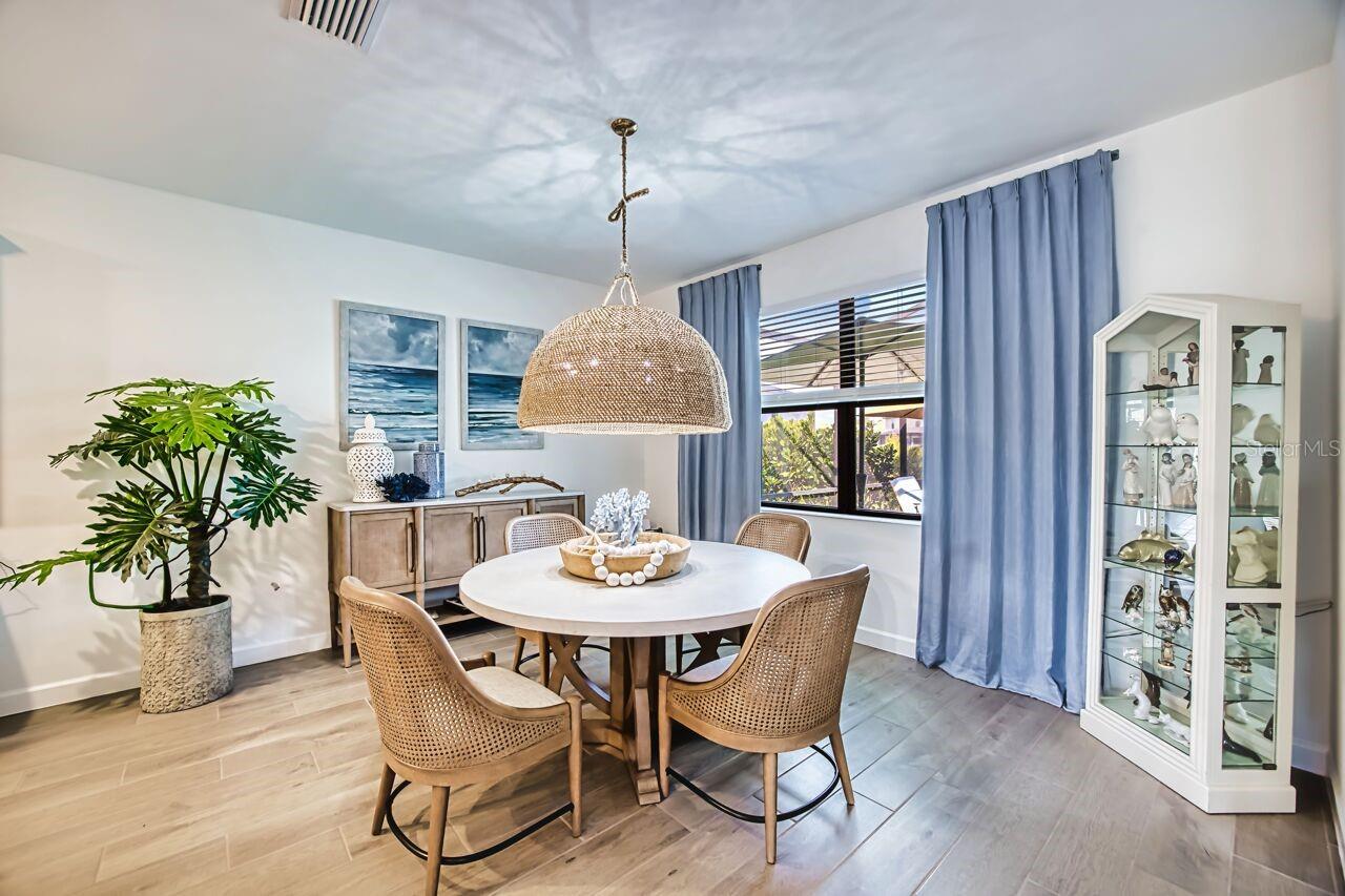 Image 19 of 49 For 10903 Timber Creek Drive