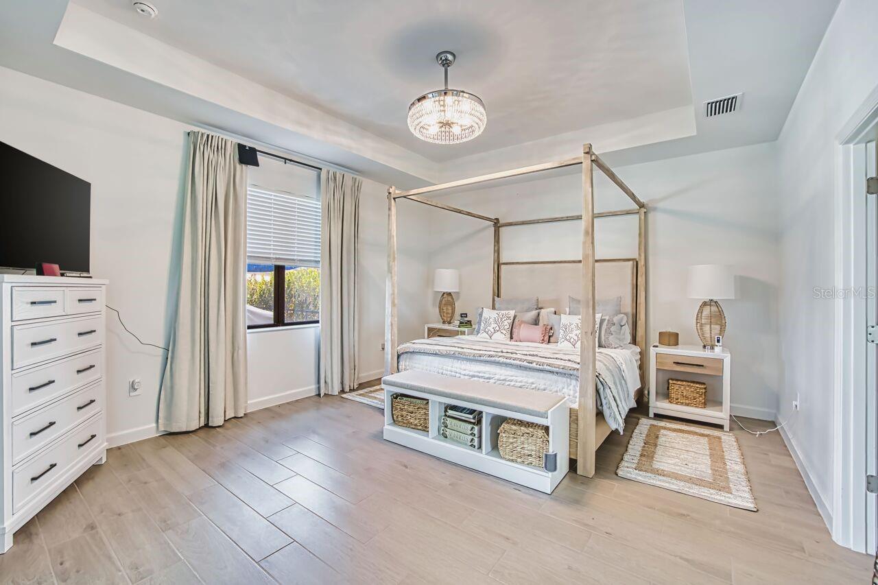 Image 27 of 49 For 10903 Timber Creek Drive