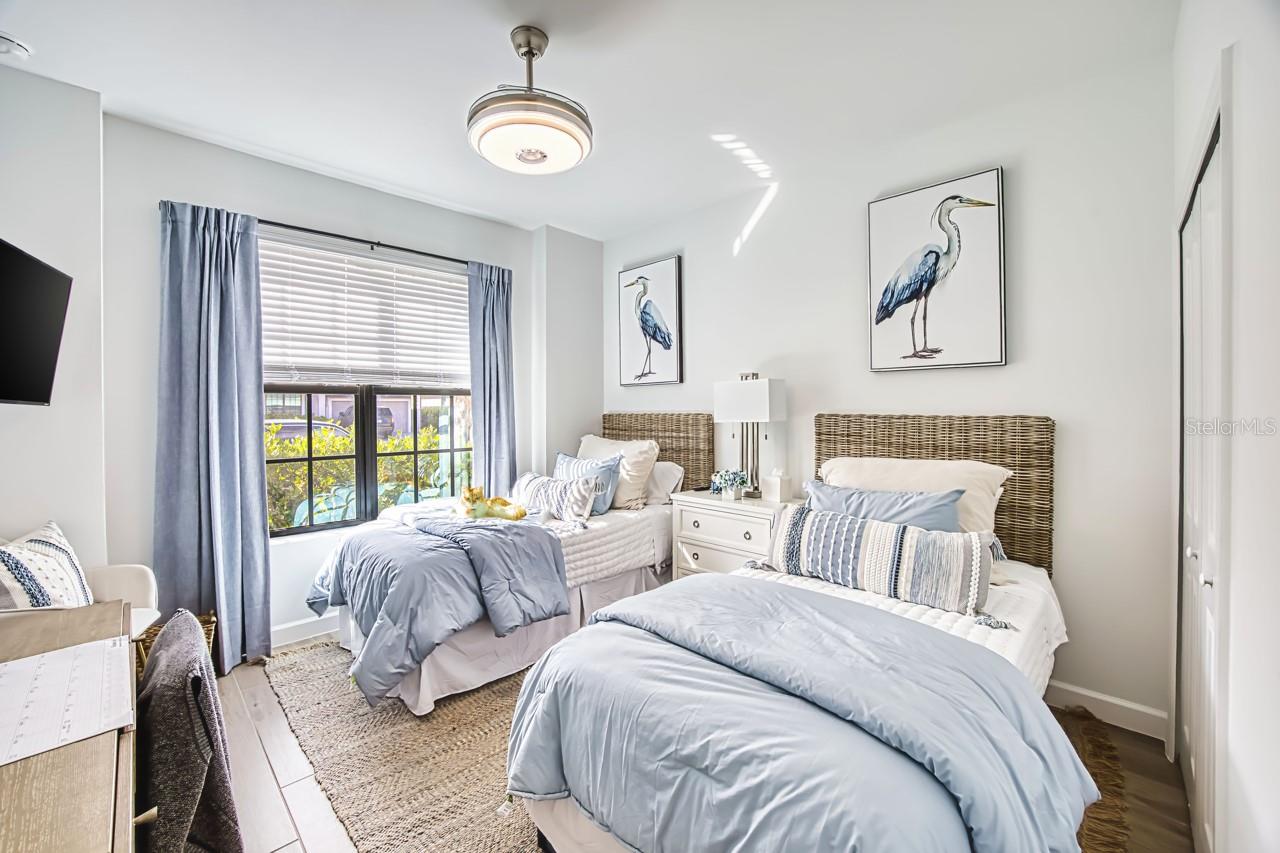 Image 33 of 49 For 10903 Timber Creek Drive