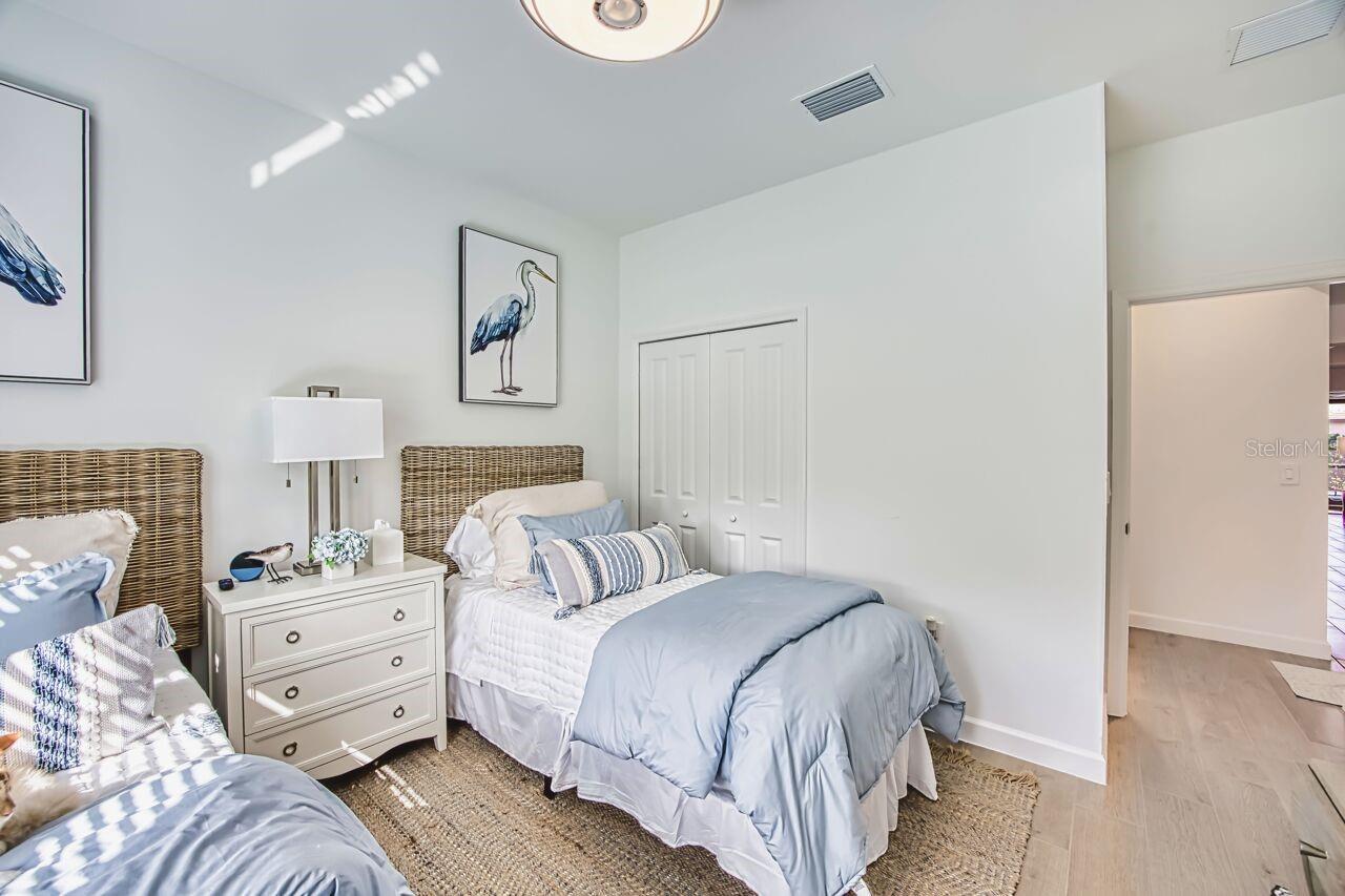 Image 34 of 49 For 10903 Timber Creek Drive