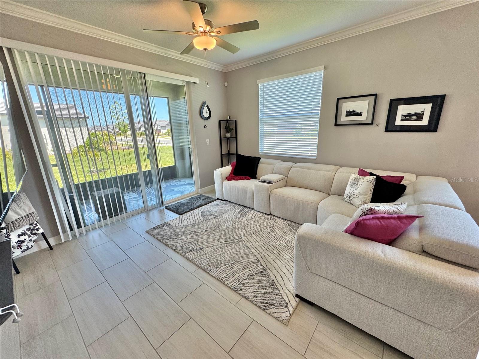 Image 11 of 55 For 12842 Lily Quartz Loop