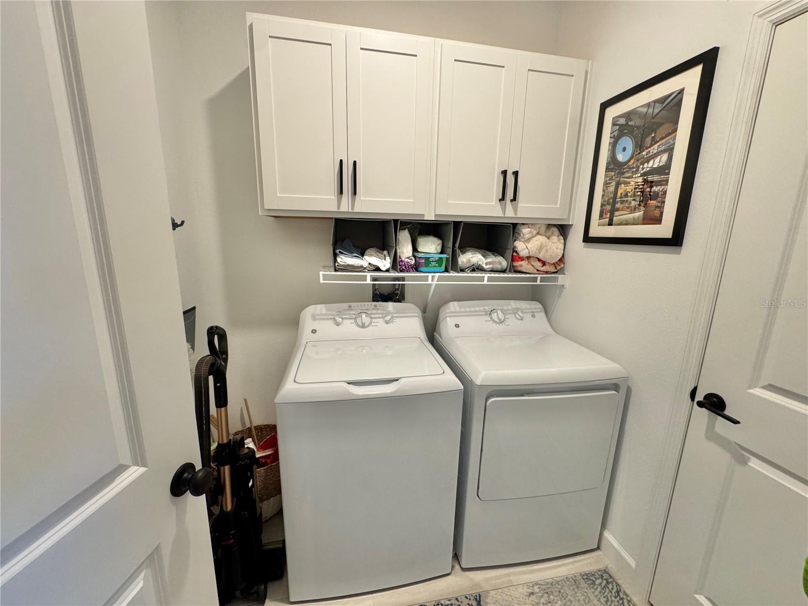 Image 20 of 55 For 12842 Lily Quartz Loop