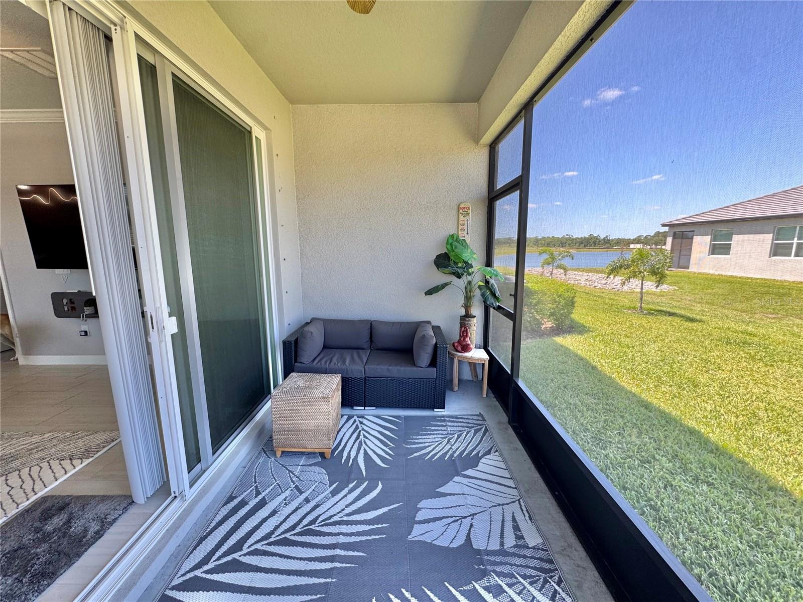 Image 21 of 55 For 12842 Lily Quartz Loop