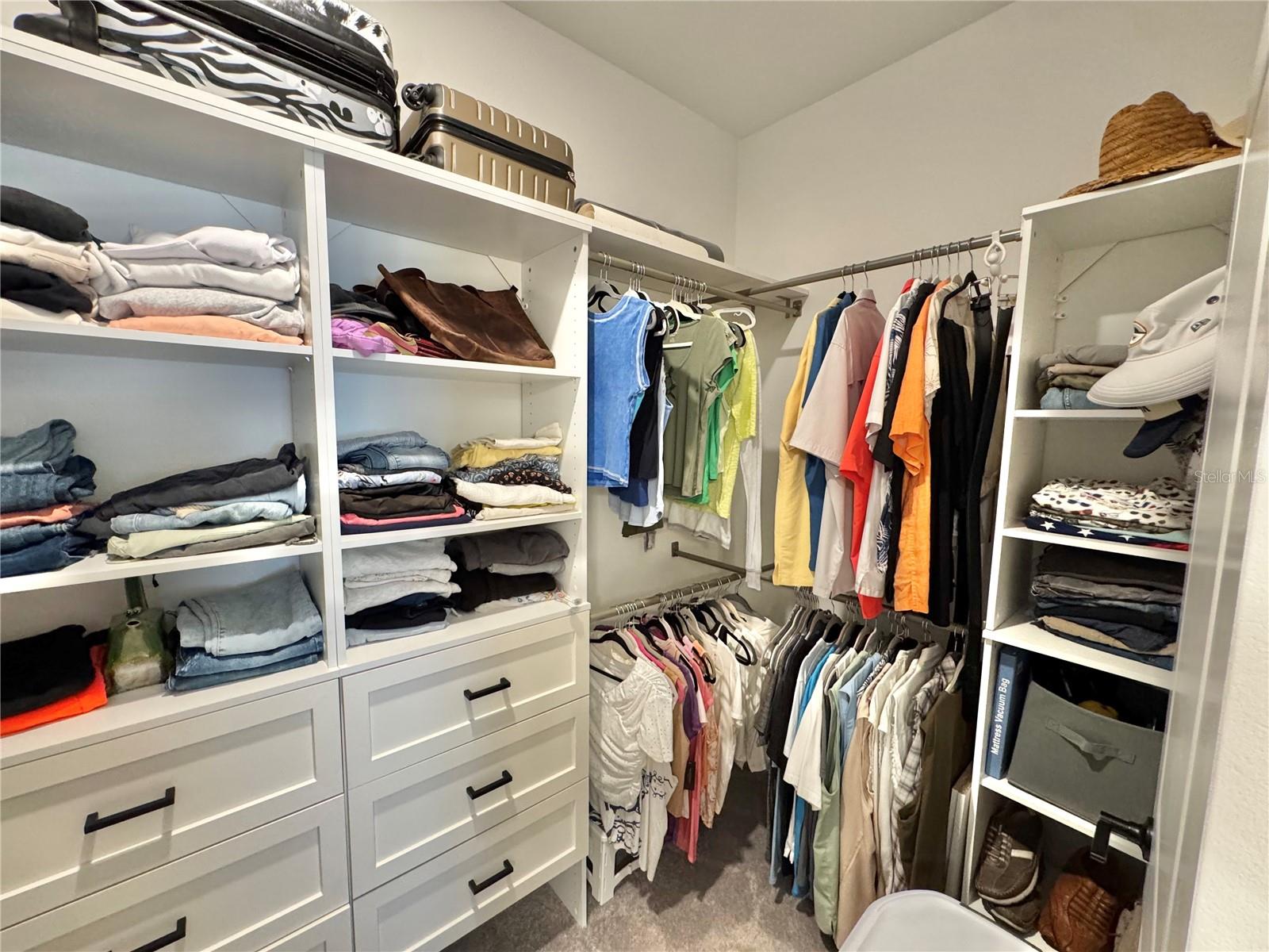 Image 28 of 55 For 12842 Lily Quartz Loop