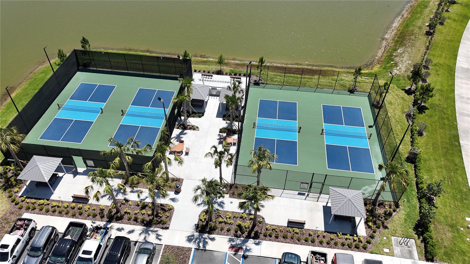 Image 51 of 55 For 12842 Lily Quartz Loop