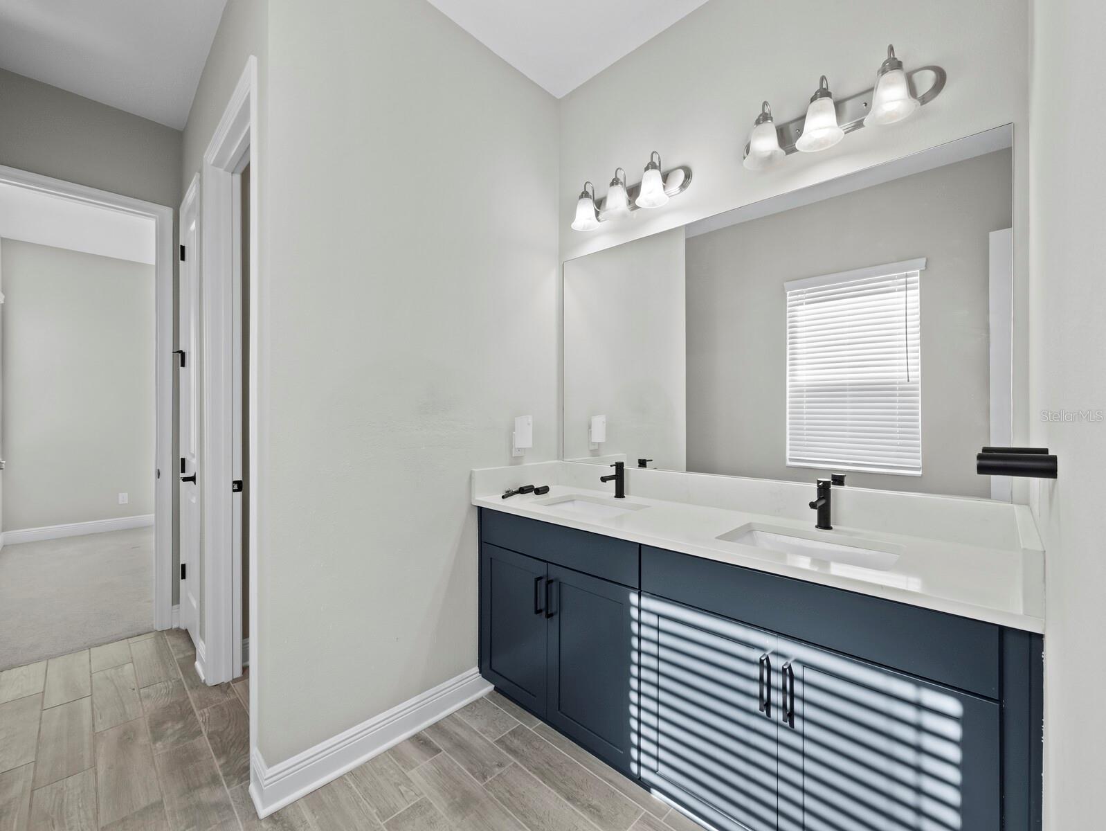 Image 26 of 55 For 6129 Lungo Lago Drive