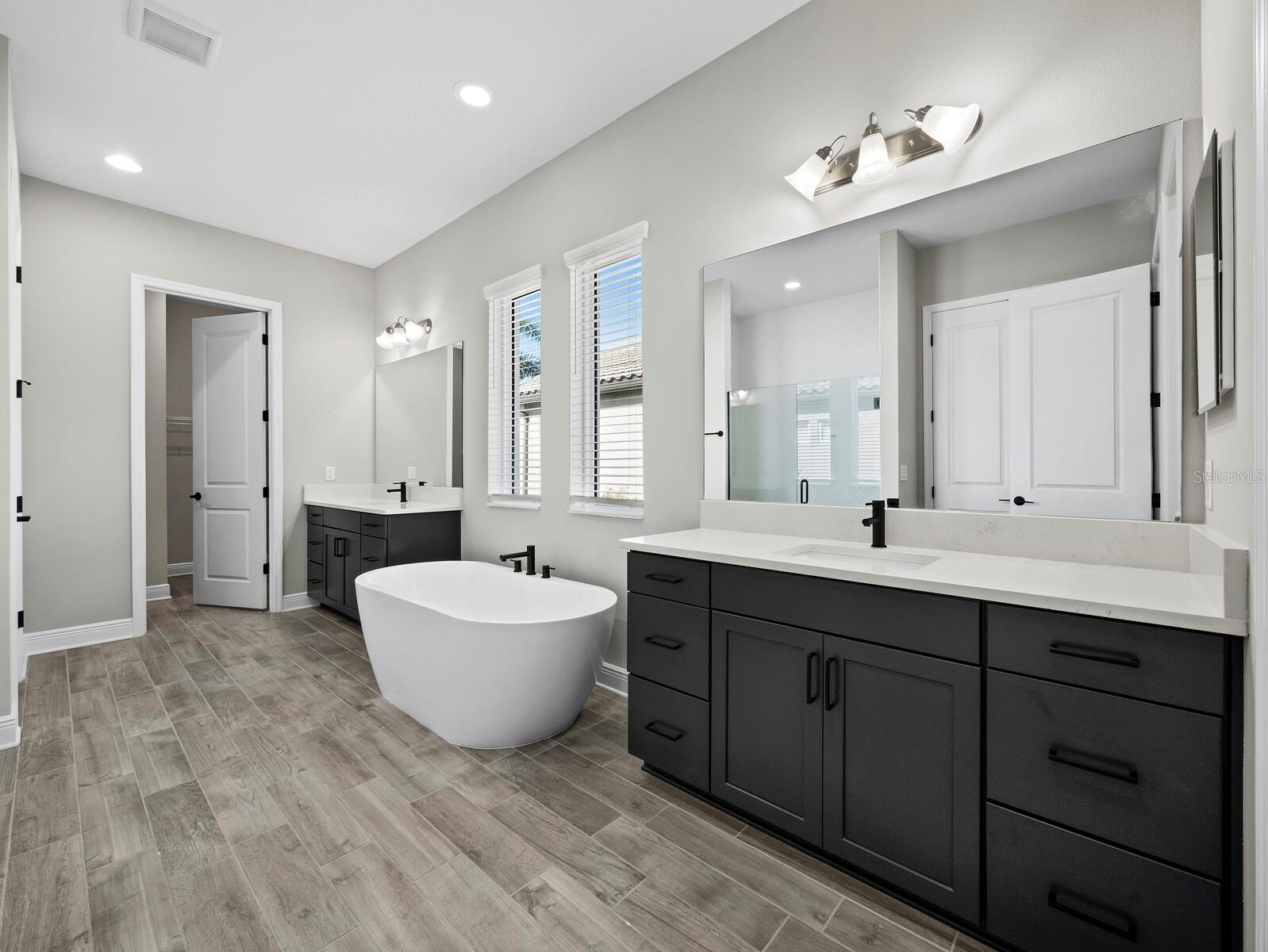 Image 34 of 55 For 6129 Lungo Lago Drive