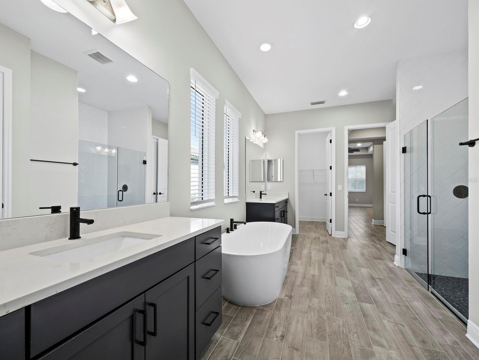 Image 36 of 55 For 6129 Lungo Lago Drive