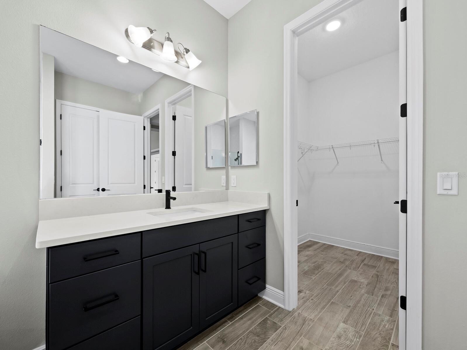 Image 37 of 55 For 6129 Lungo Lago Drive