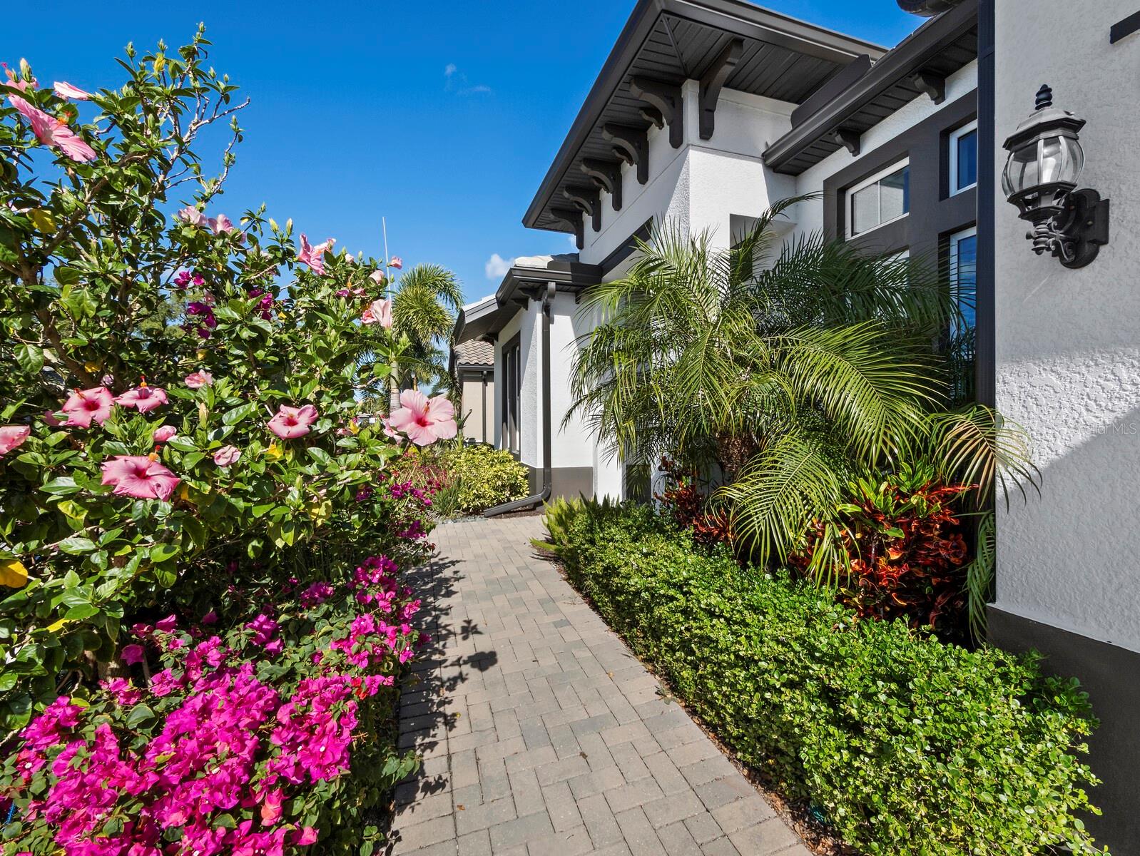 Image 4 of 55 For 6129 Lungo Lago Drive