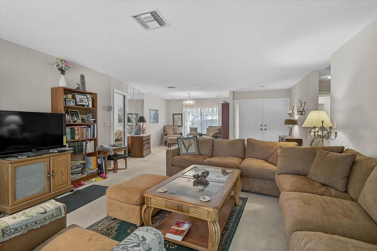 Image 12 of 64 For 3842 Torrey Pines Way