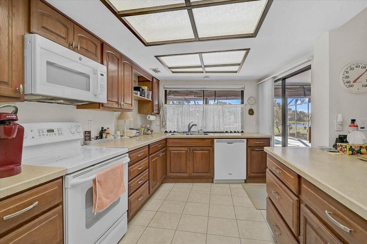 Image 19 of 64 For 3842 Torrey Pines Way