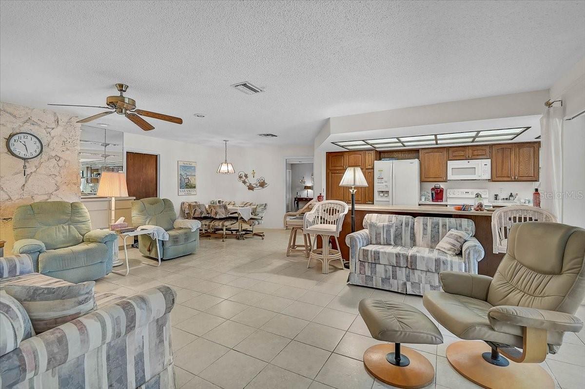 Image 21 of 64 For 3842 Torrey Pines Way