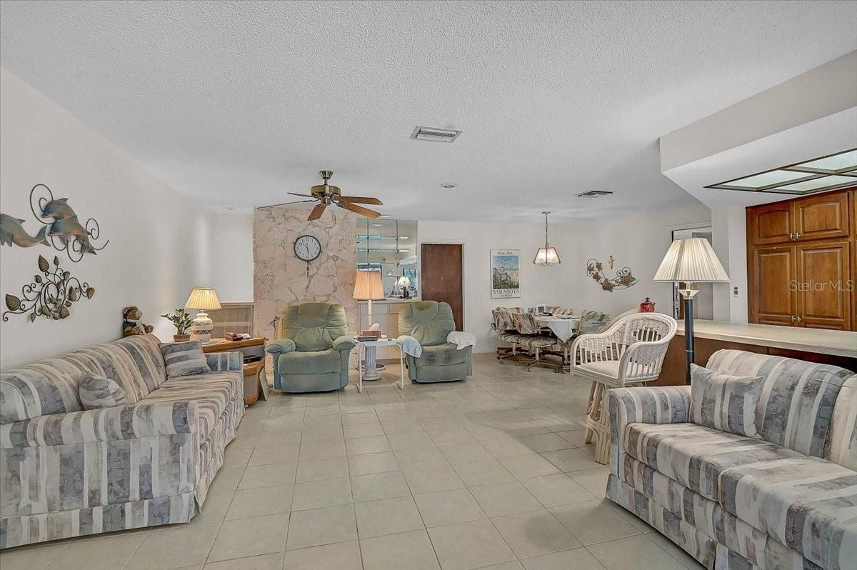 Image 24 of 64 For 3842 Torrey Pines Way