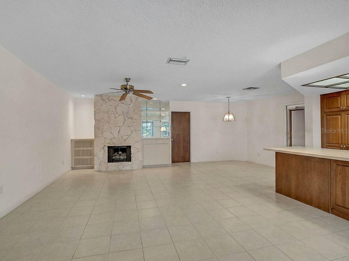 Image 25 of 64 For 3842 Torrey Pines Way