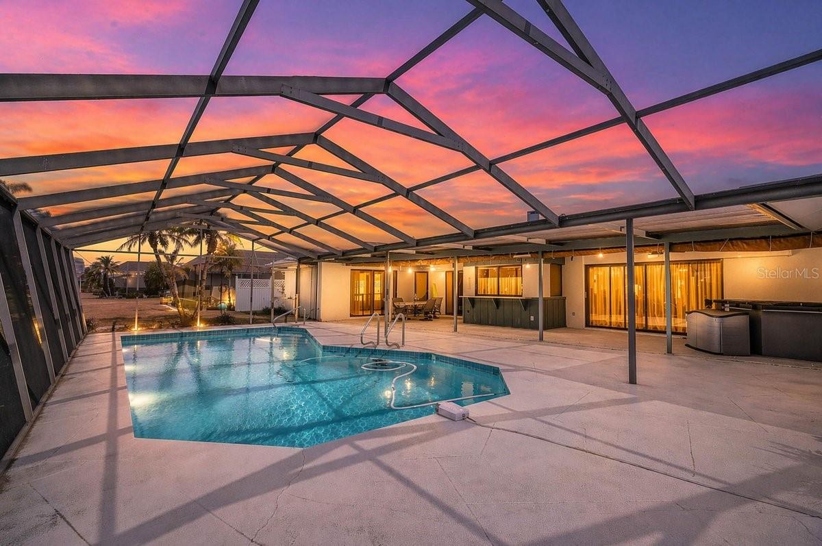 Image 4 of 64 For 3842 Torrey Pines Way