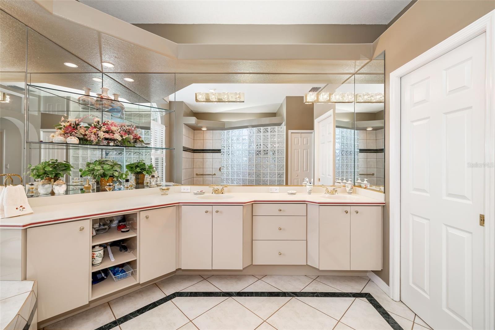 Image 14 of 51 For 2660 Dick Wilson Drive