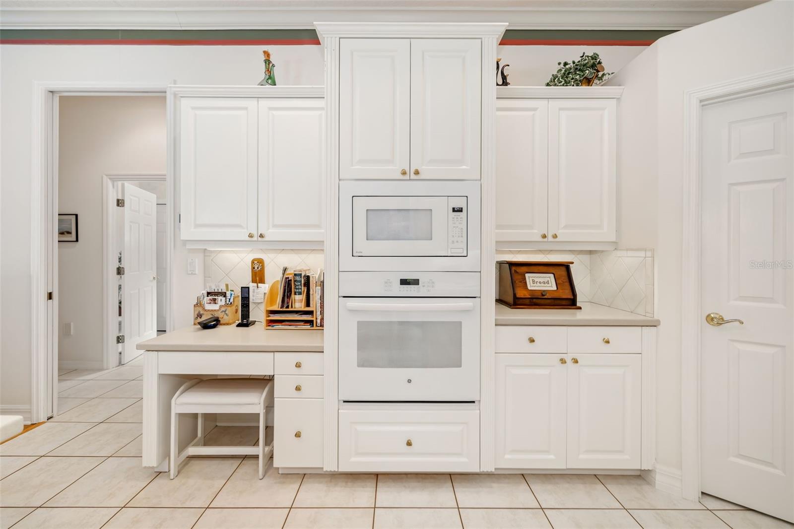 Image 18 of 51 For 2660 Dick Wilson Drive