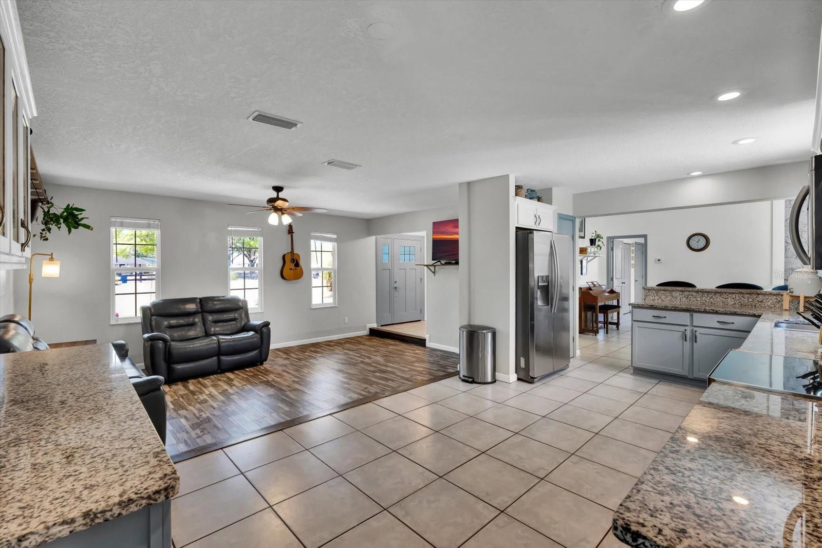 Image 12 of 46 For 245 Country Circle Drive E