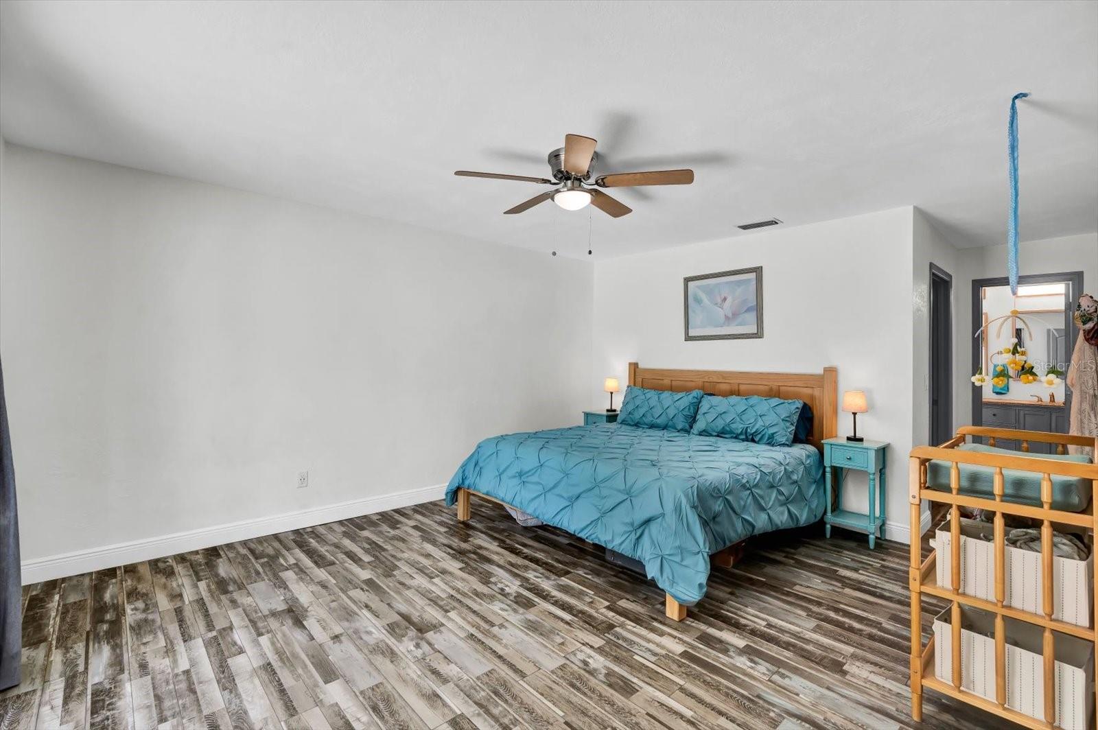 Image 17 of 46 For 245 Country Circle Drive E