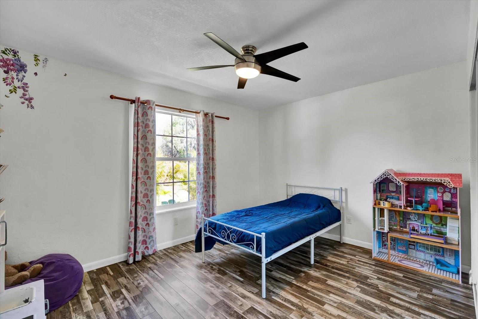 Image 25 of 46 For 245 Country Circle Drive E