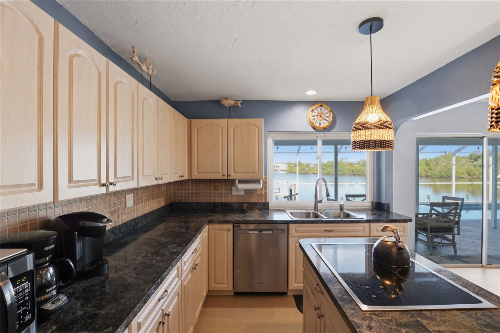 Image 18 of 50 For 414 Spring Lake Boulevard Nw