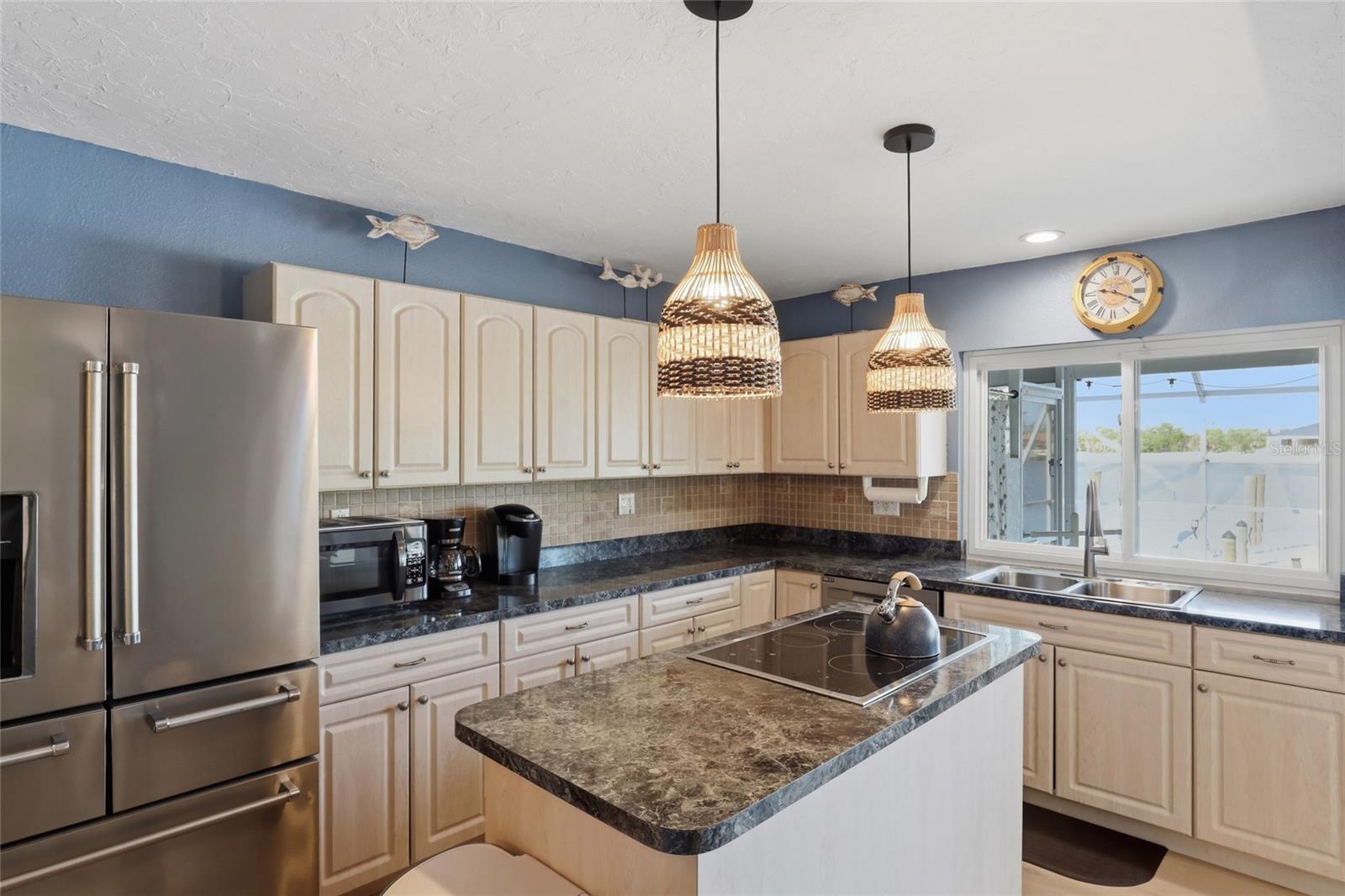 Image 19 of 50 For 414 Spring Lake Boulevard Nw