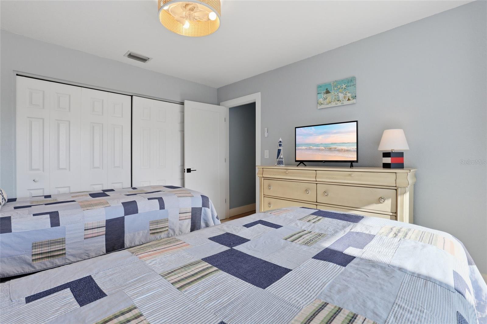 Image 29 of 50 For 414 Spring Lake Boulevard Nw