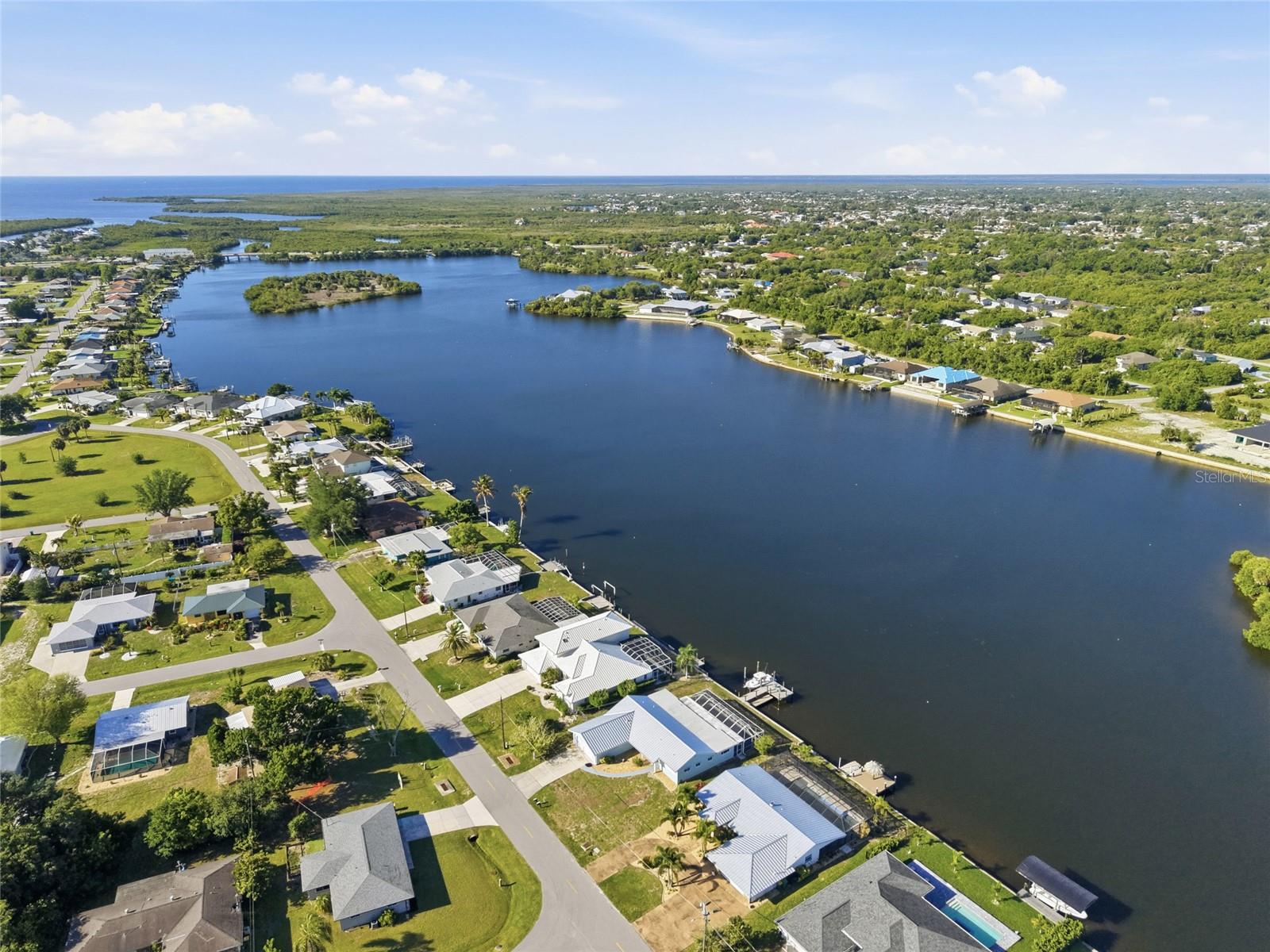 Image 47 of 50 For 414 Spring Lake Boulevard Nw