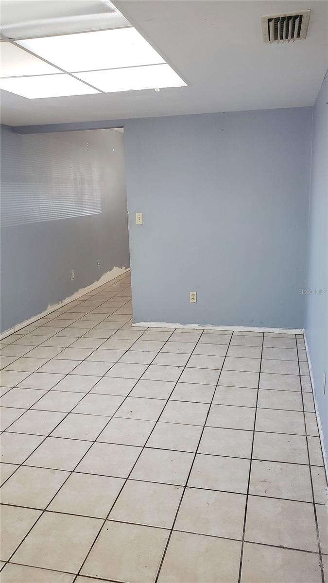 Image 8 of 9 For 708 26th Avenue W