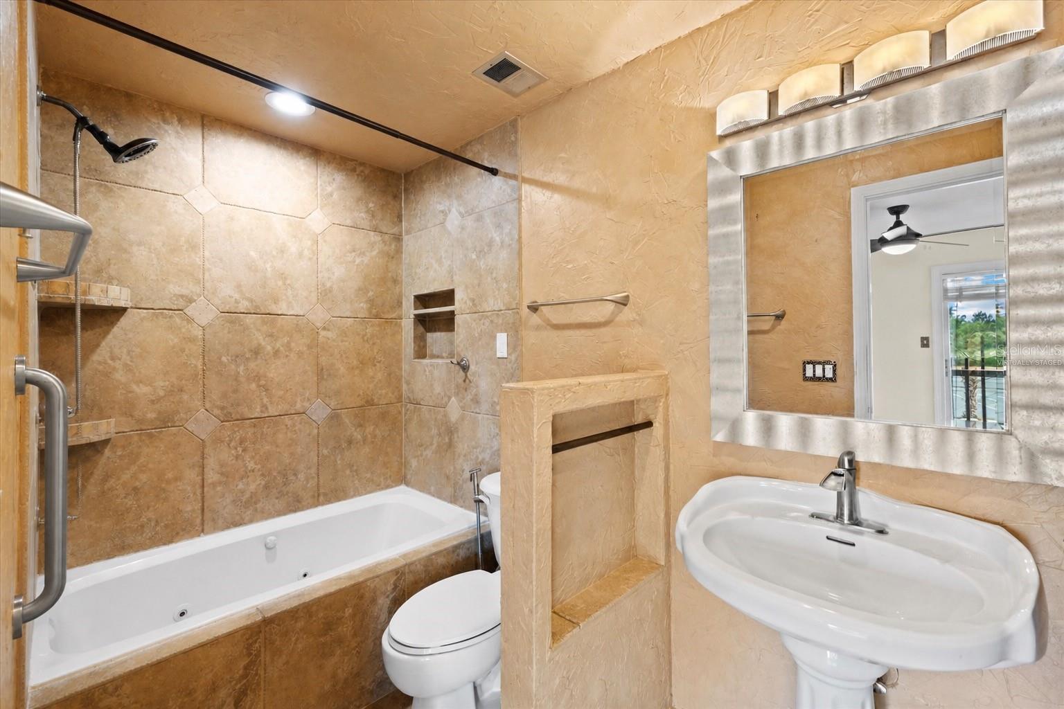 Image 24 of 69 For 3202 Ramblewood Drive N