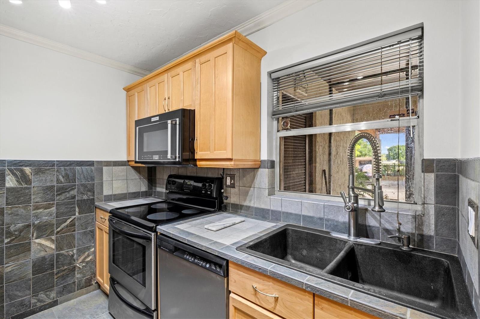 Image 8 of 69 For 3202 Ramblewood Drive N